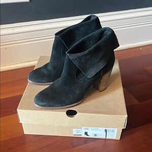 UGG Black Ankle Booties with Suede Finish and Wooden Heel